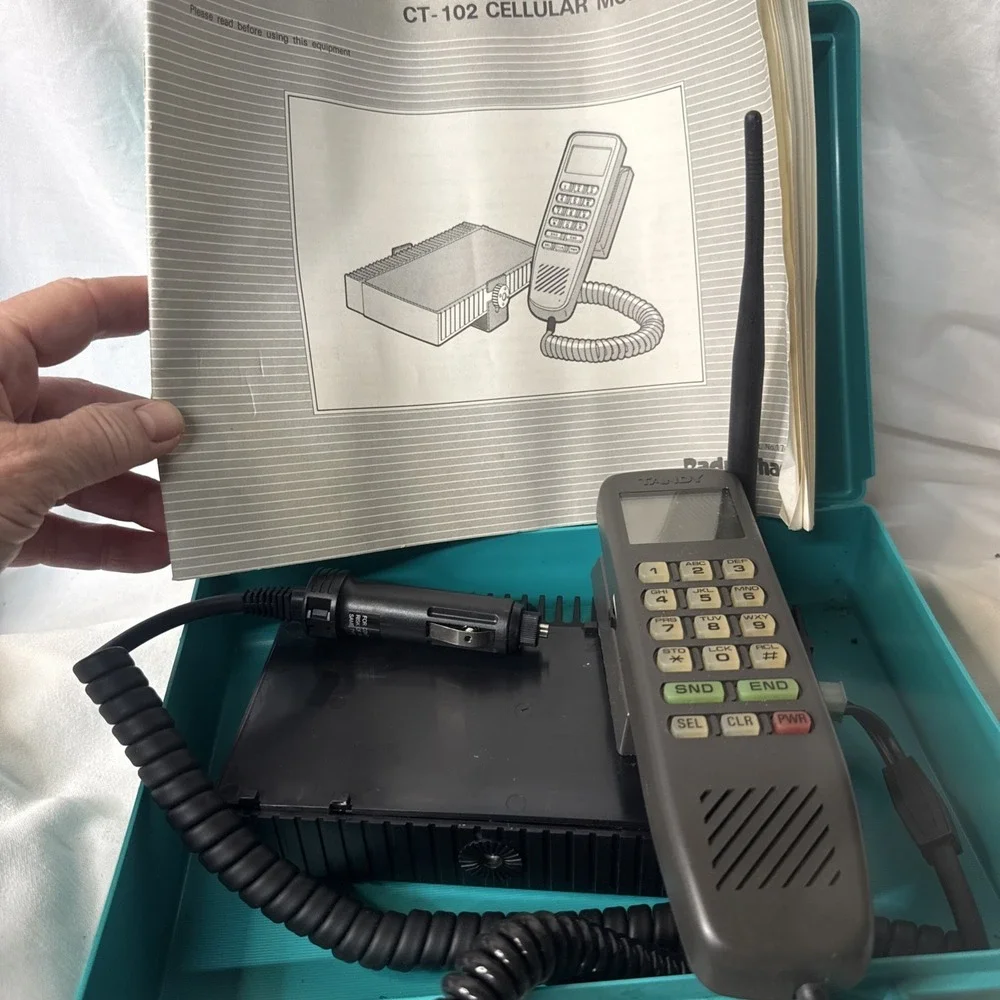 RADIO SHACK TANDY CT-102 CELLULAR MOBILE TELEPHONE Car Portable Case Manual 1990
